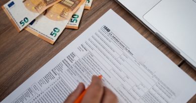 Can You Split Refunds With E-File.com?