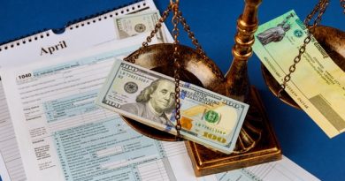 Comparing Short-Term and Long-Term Saving Strategies